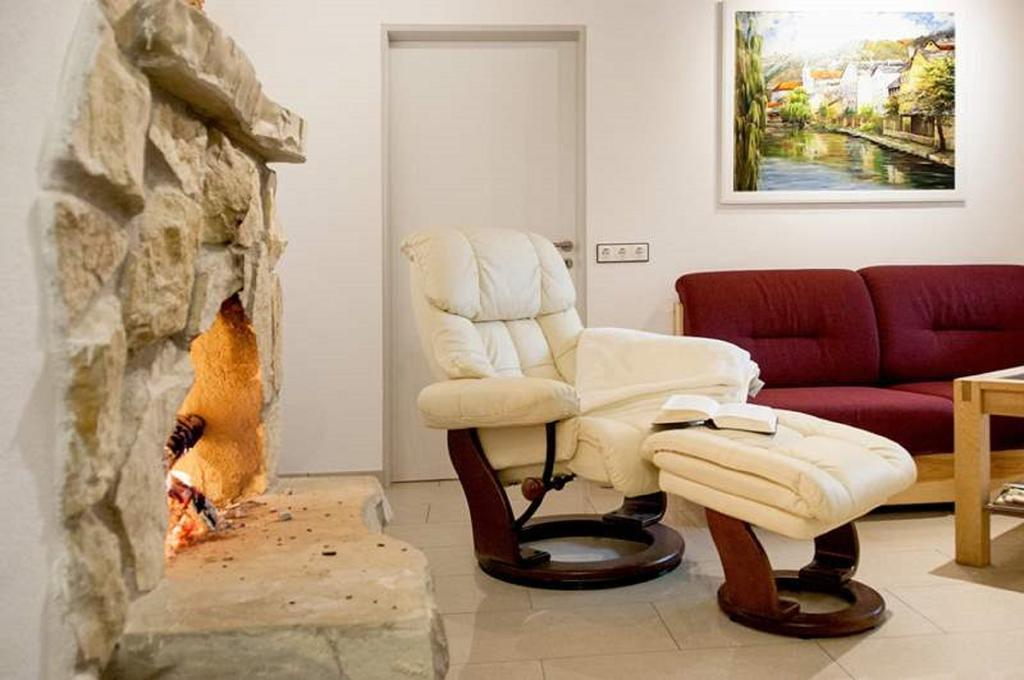 Haus "Am Muehlheimer Berg" Mornsheim Екстер'єр фото
